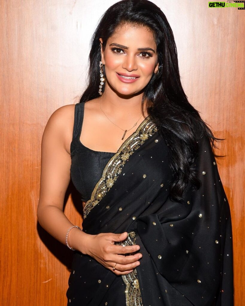 Archana Gautam Instagram - Small steps, Big dreams ❤🤞 Thank you each and everyone who all motivated me and showered me with so much love in this journey... This one's for you all 😘 #ArchanaGautam Styled by :- @nehaadhvikmahajan Saree:- @neerusindia Makeup & Hair - @abhishekindu Mumbai, Maharashtra