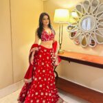Archana Gautam Instagram – सपना एक देखों,
मुश्किलें सौ आएगी,
वह पल बहुत सुंदर होगा,
जब कामयाबी शोर मचाएगी.. 
styling by – @stylingcityy 
outfit by – @krupa_jain
Event – @ballyscasinocolombo #archanagautam #indianwedding #indiangirl Colombo, Srilanka