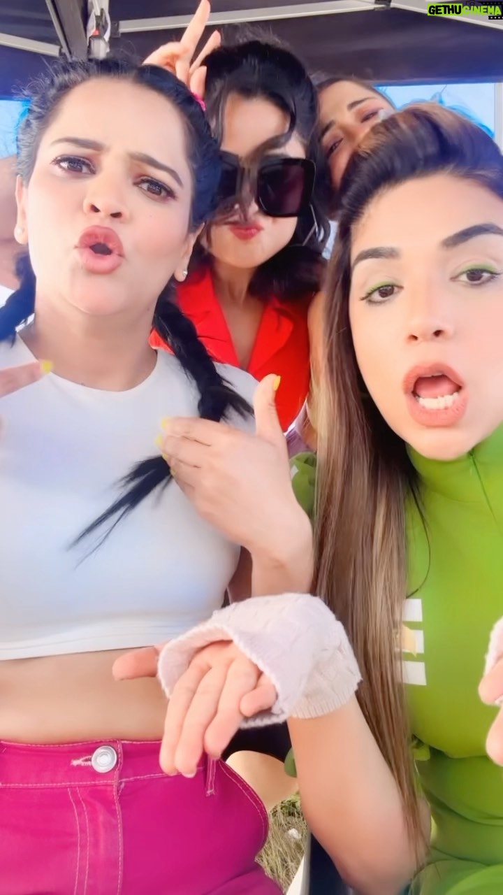 Archana Gautam - 311.9K Likes - KKK m masti @nzoomfakih , @aisharma812 , @nyra_banerjee