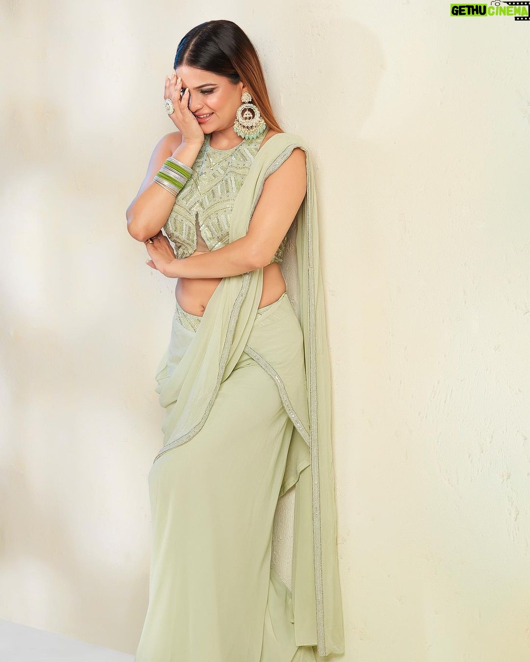 Archana Gautam Instagram - Editorial shoot @archanagautamm Photography n concept @maanoj77 Celebrity stylish @styedbymohitkapoor Makeup n hair @roso_makeups_786 Wearing @samira_kazi786 Editing @_kickstartmedia #celebrity #archanagautam #fashionblogger #fashionista #fashionstyle #sareelove #sareefashion #sareelove #indian #glamorous #ethnic #khatronkekhiladi13 #bigboss #makeupartist #lifestyle #magazine