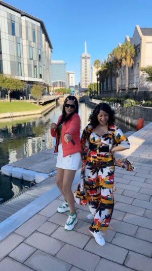 Archana Gautam Instagram - Age is doesn’t the matter 😂 with @archanagautamm 
Awesome composition  @yashrajmukhate 👏🏻👏🏻👏🏻

Styled by : @purvabansal5 
Outfit by :  @riminayakindia 
PR : @poppublishmedia 

#aishwaryasharma #archanagautam #kharonkekhiladi #ageisdoesntthematter #funnyreels #reelitfeelit #ᴛʀᴇɴᴅɪɴɢʀᴇᴇʟs
