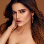 Archana Gautam Instagram - किसी को अपना बनाने के लिए सुंदरता ही जरुरी नहीं होती अगर आपके पास ज्ञान की सुंदरता हे तो आपके अपने कभी दूर नहीं होंगे। 🥰🥰 Photography by - @praveenbhat Styling by - @sheltun_khumhring Makeup & Hair by - @shekharghoshofficial India