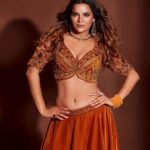 Archana Gautam Instagram - Indian look styled by @kapoormohit888 Wearing @samirafashionofficial @Kazi.samira Photography @maanoj77 Makeup by @roso_makeups_786 Hair by @beautybythebeastt Jewellery @deepkiran_jwellers_ Styling Asst @anitamallik@3020 #portfolio #indianlook #lehga #photography #photoshoot
