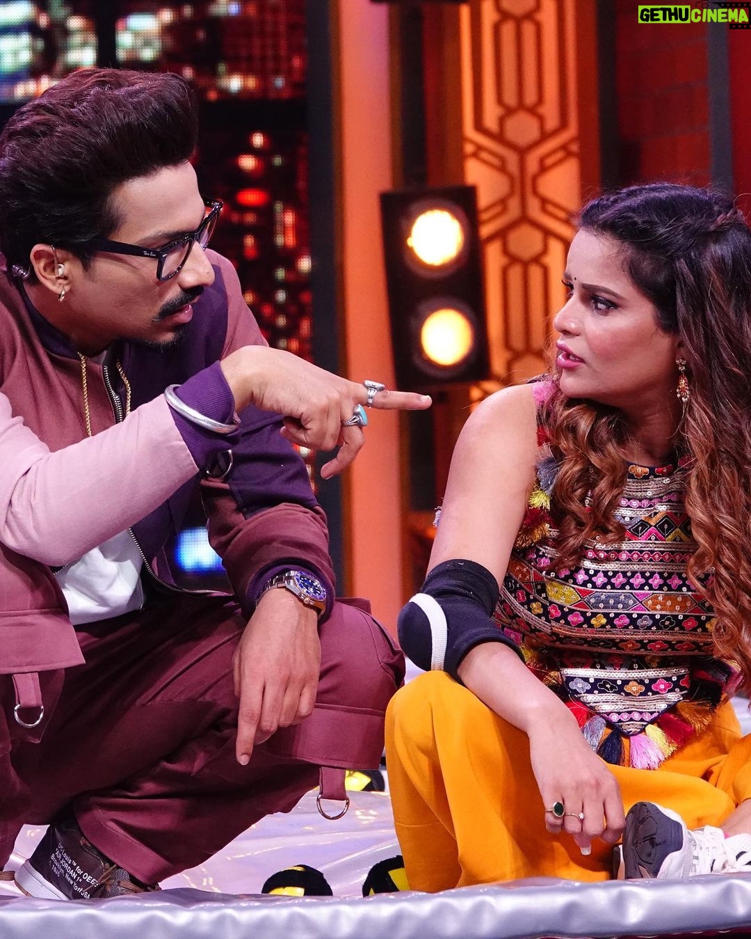 Archana Gautam Instagram - Entertainment ki Raat Housefull #entertainmentkiraathousefull Outfit by - @jharnajana Makeup & Hair - @abhishekindu Mumbai, Maharashtra