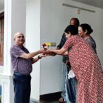Archana Kavi Instagram - It's a different feeling to see your parents receiving an award. Two days back my Appa was given Louis Cardeno Award for Lifetime Achievement in journalism. From picking his shirt for the event to waiting for his turn, everything gave me a glimpse of what he would have gone through while sending me to school the first time or watched me perform at events like a play fest or watching Neelathamara's first show. Whatever little writing skills I have is because I learnt from the best. He taught me the basics of reporting when I was in the junior building. This award didn't come as a surprise as it was long overdue. This truly is a testament to his dedication and contributions to this field. @jose_kaviyil ❤️ @rosamma.jose.33 @qvi_kaviashish @pearljazz_ritu . #family #father #prouddaughter #love Kochi, India