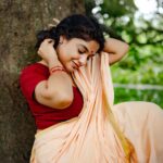 Archana Kavi Instagram - 𝐚𝐧 𝐨𝐫𝐝𝐢𝐧𝐚𝐫𝐲 𝐖𝐎𝐌𝐀𝐍❗️ . . Featuring ARCHANA KAVI @archanakavi Concept & DOP: @a_isography CC: @jaanki_sarees_ MUA: @ayra_by_jashma Assistedby: @ashik_04_ #women #woman #womaninframe #actress #malayalamactress