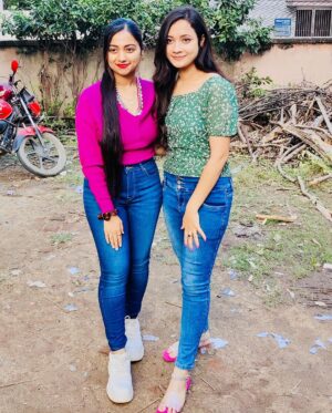 Archana Padhi Instagram - Had to meet @dr_archu._padhi di in bargarh as i am in sambalpur for two days❤️🥰
And had lots of talk🤭❤️
.
.
#sambalpur #archanapadhi #jyotirmayeenayak #meet #talk #bargarh #fyp #fypシ #explore