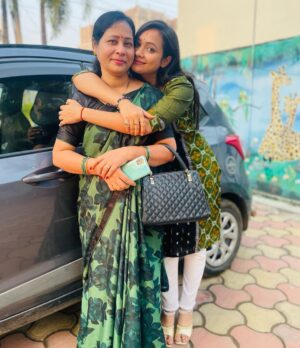 Archana Padhi Instagram - Thnk u for being there every time everywhere ❤️….MAA🥹❣️

Captured by @arijit_rath_ar 😍