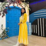Archana Singh Rajput Instagram - इश्क़ नाज़ुक-मिज़ाज है बेहद अक़्ल का बोझ उठा नहीं सकता 🌸🌸🌸 Mumbai - मुंबई