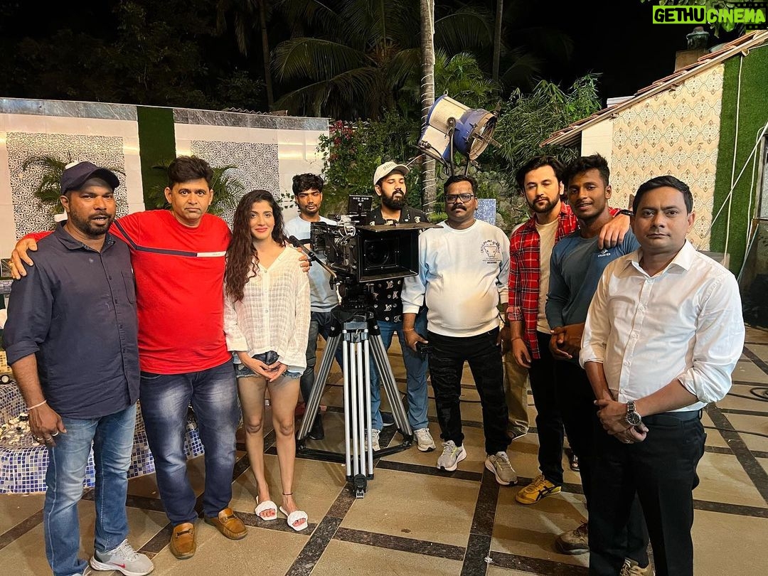 Archana Singh Rajput Instagram - It was really wonderful experience to work with this project. Something coming big🤞🌸 Really thankful for the cooperation of all the team members, Specially Vijay sir, raj sir, Sumit nd entire team ☺️🌸 Mumbai, Maharashtra