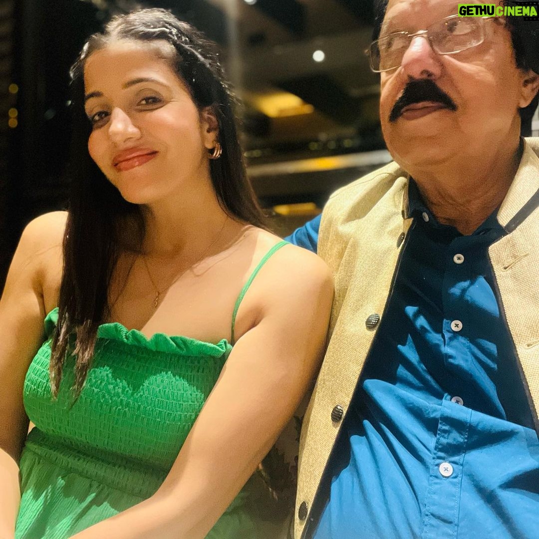 Archana Singh Rajput Instagram - About last night🍤🐟🐡🍥🤤 Mahesh Lunch Home Juhu