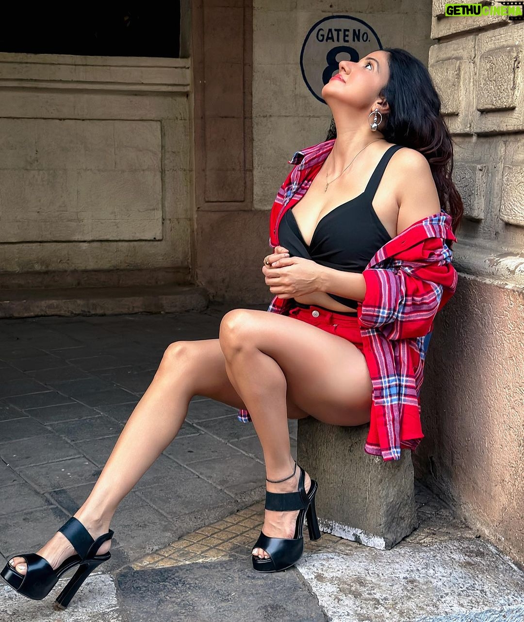 Archana Singh Rajput Instagram - “Oh hey there.” Mumbai, Maharashtra
