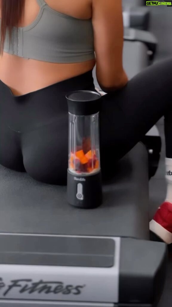 Archana Singh Rajput Instagram - Try this amazing blender from @blendlife.in My energy drink post workout 💪 #gymmotivation #gym #gymreels #gettingstronger