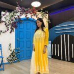 Archana Singh Rajput Instagram - इश्क़ नाज़ुक-मिज़ाज है बेहद अक़्ल का बोझ उठा नहीं सकता 🌸🌸🌸 Mumbai - मुंबई
