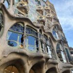 Ariah Agarwal Instagram - Thank Gaudi! I’m in Barcelona! 🇪🇸🌼☀️ . . . #sagradafamilia #casabatllo #barcelona #spain La Sagrada Familia