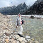 Ariah Agarwal Instagram - I was upto snow good ⛄️ Also, meet my cool friend (last slide) . . . #zeropoint #lachung #sikkim #northsikkim #yumthangvalley #snow #snow2023 #snowman Lachung , Zero Point , Yumthang Valley