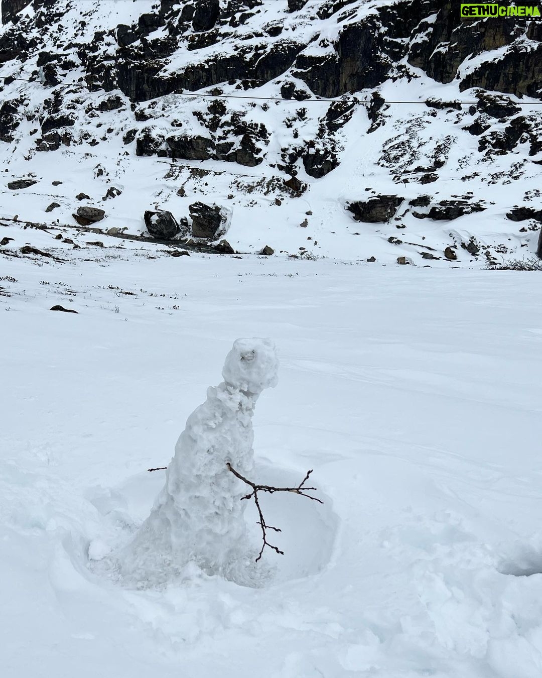 Ariah Agarwal Instagram - I was upto snow good ⛄️ Also, meet my cool friend (last slide) . . . #zeropoint #lachung #sikkim #northsikkim #yumthangvalley #snow #snow2023 #snowman Lachung , Zero Point , Yumthang Valley