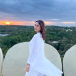 Ariah Agarwal Instagram – Why? 
We let go of pleasant emotions & hold onto unpleasant ones? 
Be fair to yourself and let go of both.. 
by doing this we live in present & that is the true art of living 🌻🌍
.
.
.
#artofliving #srisriravishankar #jaigurudev #iloveyou Art of Living International Center, Bengaluru