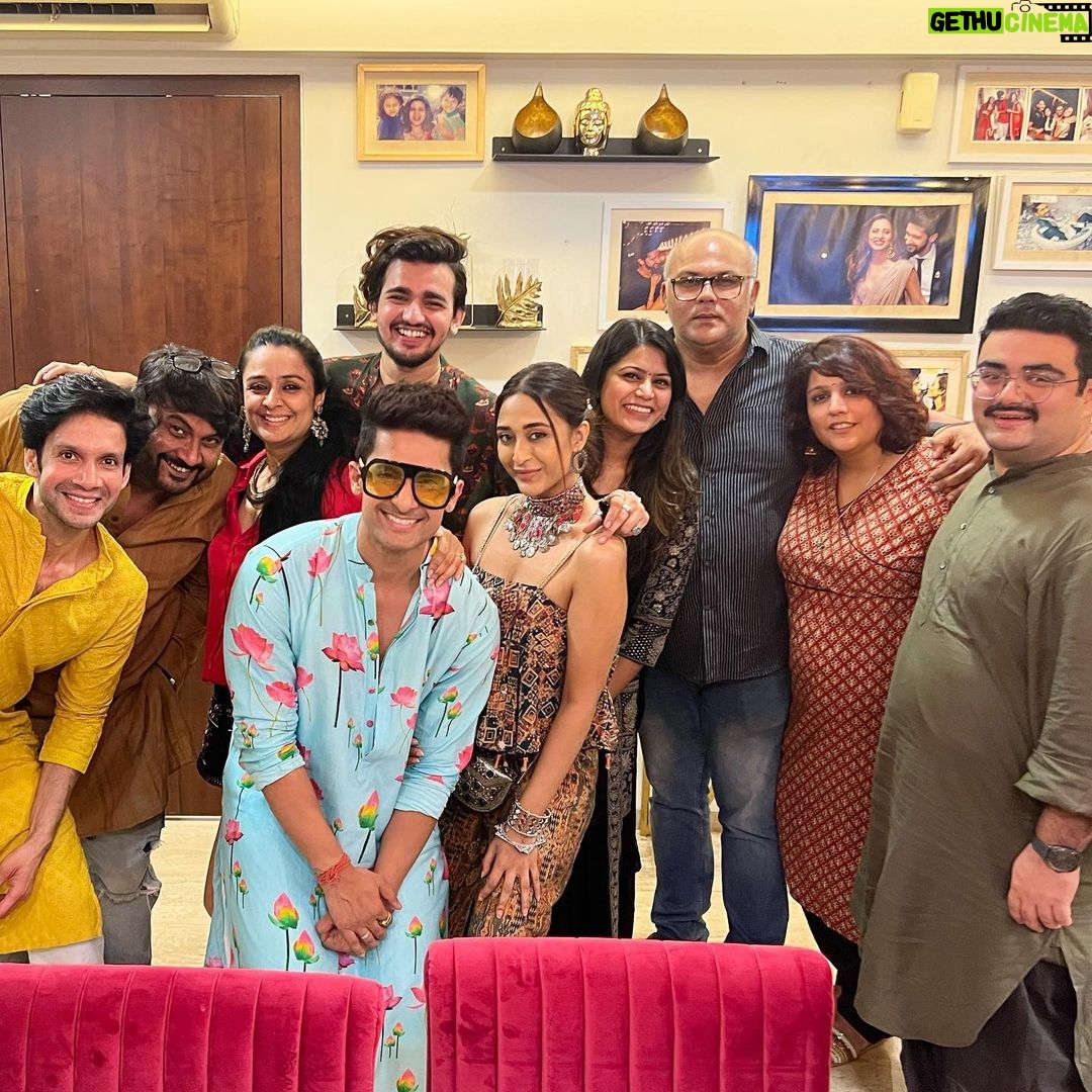 Ariah Agarwal Instagram - Shubh Deepawali 🪔 . . . . #Happydiwali #Diwali2022 #bestcrew #llb #ariahlove #ariahagarwal