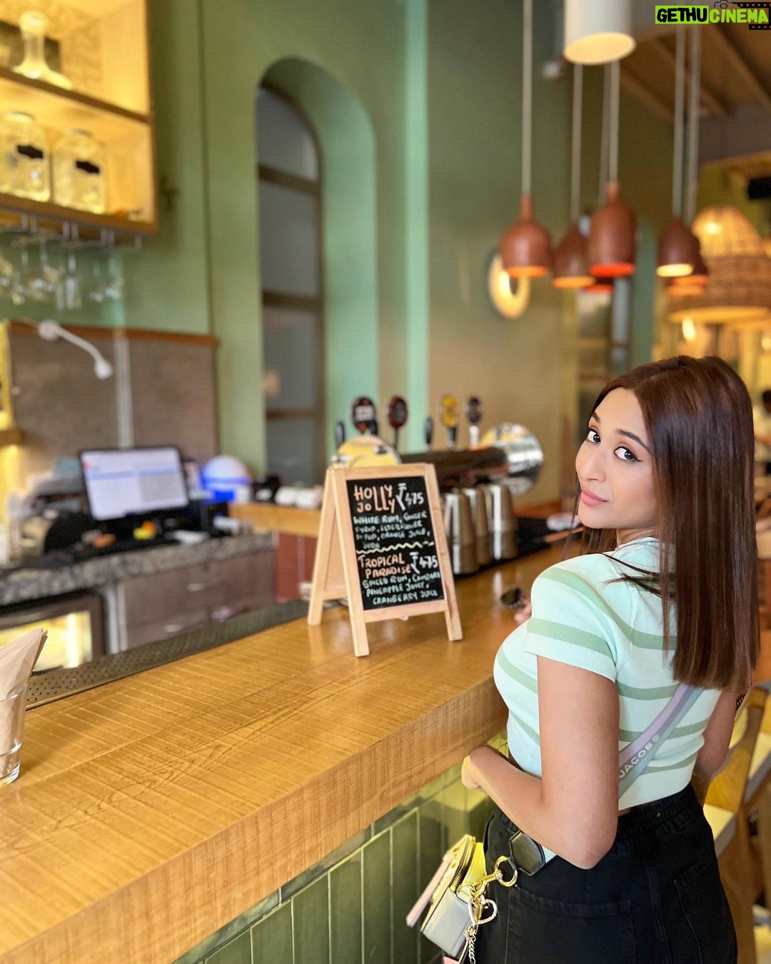 Ariah Agarwal Instagram - Iโm single because God isnโt ready to share me yet ๐๐
. . . Pampering Photohrapher @meghasamor #ariahagarwal #ariahlove KalaGhoda