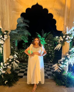 Ariah Agarwal Instagram - Wearing @kosha.couture for Indian Gatsby #adusheartgoesboom 
.
.
.
Pushkar, Rajasthan.