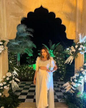Ariah Agarwal Instagram - Wearing @kosha.couture for Indian Gatsby #adusheartgoesboom 
.
.
.
Pushkar, Rajasthan.
