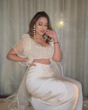 Ariah Agarwal Instagram - Wearing @kosha.couture for Indian Gatsby #adusheartgoesboom 
.
.
.
Pushkar, Rajasthan.