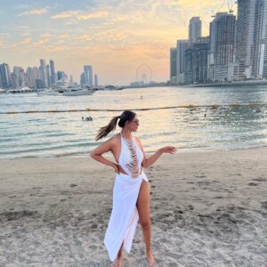 Ariah Agarwal Instagram - Beach day in @kairesortwear 🏝️👙☀️
.
.
.
#kairesortwear #dubai #palmjumeirah #ariahlove