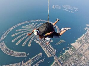 Ariah Agarwal Instagram - I kissed the sky 🪂💙
.
.
.
- Sky dive, 2023.