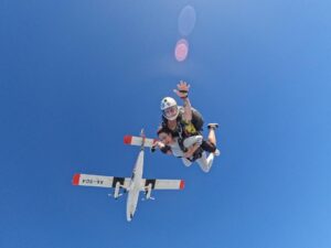 Ariah Agarwal Instagram - I kissed the sky 🪂💙
.
.
.
- Sky dive, 2023.