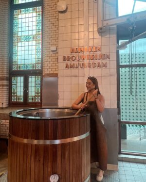 Ariah Agarwal Instagram - Canal you feel the love? ♥️
.
.
.
Amsterdam, Netherlands