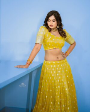Ariyana Glory Instagram - #ariyana #ariyanaglory 

Costume @mangai_collections 
Jewellery @yuvi_collections 
Makeover by @vitta_makeovers 
Captured by @mr_swamy_model