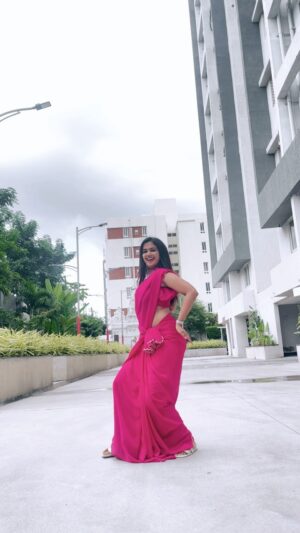 Ariyana Glory Instagram - #ariyanaglory #ariyana 

Saree @firoz_design_studio