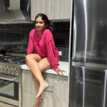 Ariyana Glory Instagram - Life presents us with beautiful moments. But it also brings its fair share of challenges. We all encounter hardships that test our resilience. It may be personal setbacks, professional roadblocks, or unexpected twists Note - Go with the flow 🤗 #ariyanaglory #ariyana