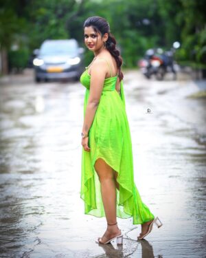 Ariyana Glory Instagram - 💚 

Costume @firoz_design_studio 
📸 @naveen_photography_official