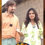 Ariyana Glory Instagram - Yedla Bandi Potillo Ariyana & Alex Gelustharo Ledo Guess Chesi Comments lo Cheppandi👇👇 Watch #TeluguMediumiSchool Tomorrow at 9 PM on #ZeeTelugu #TMiS #BullockCartRace #ZeeOnTheGoReels @ariyanaglory @american_tourister666