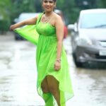 Ariyana Glory Instagram - Rainy days should be spent cuddled up with someone you love.” What say?? 🤔💕👩‍❤️‍💋‍👨☕️ #ariyanaglory #ariyana Costume @firoz_design_studio Captured by @naveen_photography_official