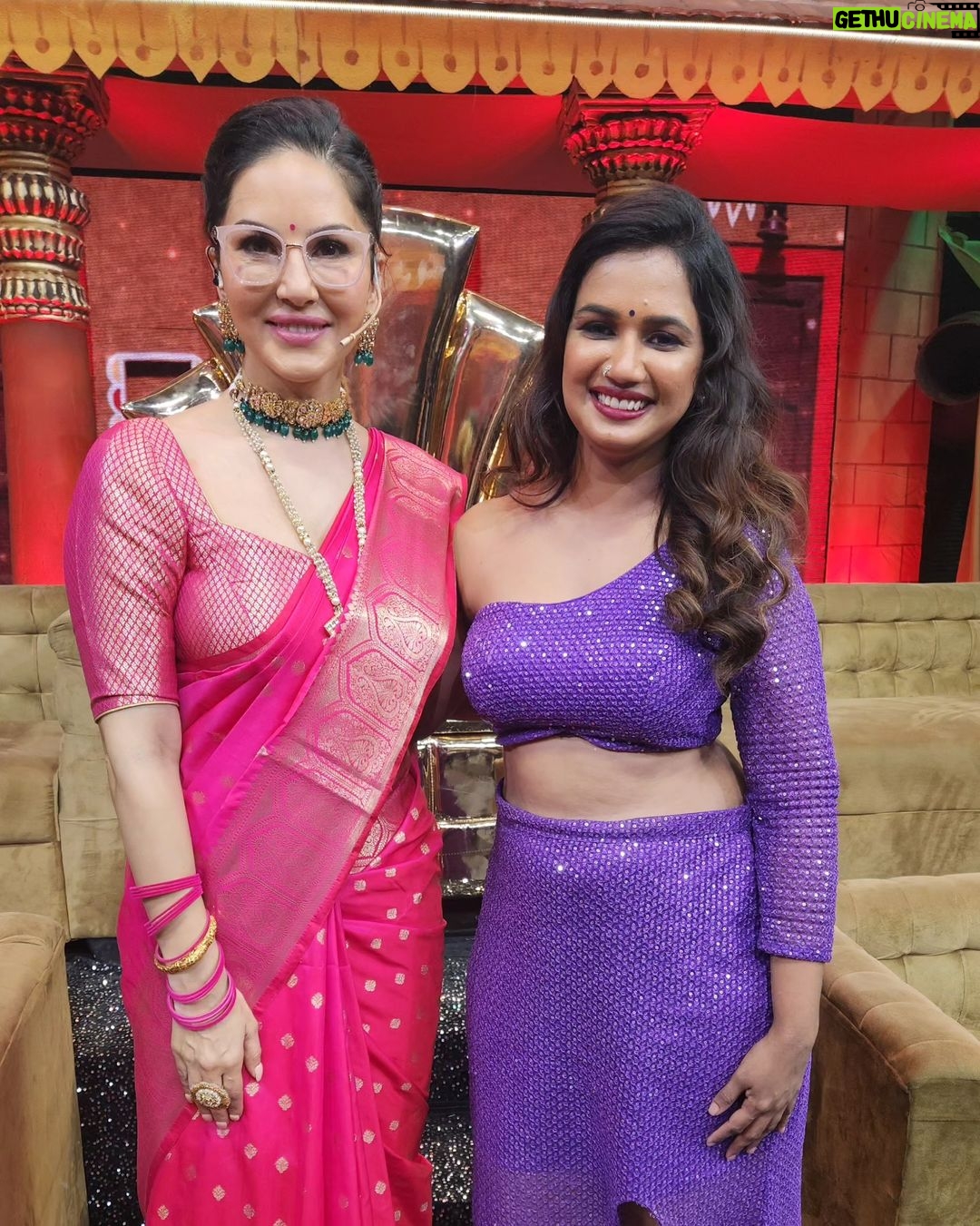 Ariyana Glory Instagram - Excited about Telugu Medium ISchool on zee Telugu π Launch event π @sunnyleone @anchorravi_offl @faima_patas @maheshvitta @mahesh_achanta Costume @firoz_design_studio Accessories styled by @harinireddym π