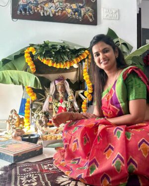 Ariyana Glory Instagram - Happy vinayaka chavithi to everyone 🙏🙏🙏 

#ganeshchaturthi #festival #2023

Saree by @firoz_design_studio