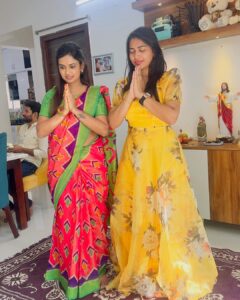Ariyana Glory Instagram - Happy vinayaka chavithi to everyone 🙏🙏🙏 #ganeshchaturthi #festival #2023 Saree by @firoz_design_studio