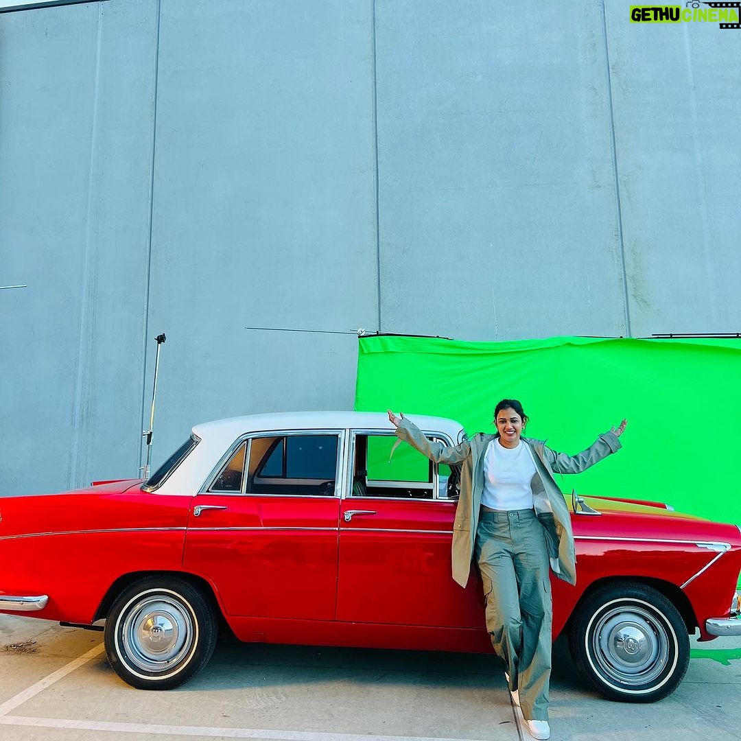Ariyana Glory Instagram - ज़िंदगी की खूबसूरती देखना है तो कभी सफर पर निकलो। 🚗 Australia
