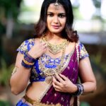 Ariyana Glory Instagram - Traditional fashion and looks never go out of style 🤗 Modern thinking, traditional look. ...😘 Jewellery @yuvi_collections Costume @firoz_design_studio Click by @venkat_photography_hyd