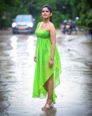 Ariyana Glory Instagram - 💚 

Costume @firoz_design_studio 
📸 @naveen_photography_official