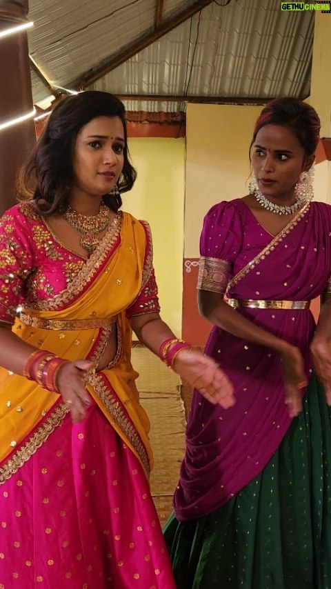 Ariyana Glory Instagram - Andamga puttadam memu chesukunna thappu 😉 Can't help it, em antav @faima_patas 🤣 Ariyana's Costume @firoz_design_studio Jewellery @alluringaccessories.a2 Styling by @harinireddym Fima's Costume @meraki_designerstudio_narsingi