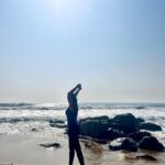 Ariyana Glory Instagram - Dear Ocean 🌊, Thank you for making me feel tiny ,humble,inspired & salty.. all at once 😘😘😘 #ariyanaglory #ariyana