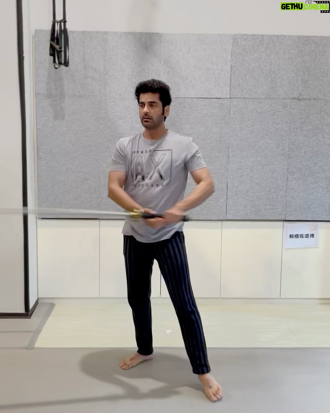 Arjan Bajwa Instagram - Train Train and Train… and make it perfect… action choreography with the Taiwanese team…. . . . . . #bollywood #action #actionfigures #actorslife #taiwan #showtime #celebrity #cinema #cinematography #motivation #fitness #monday