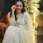 Arya Instagram - The pre Christmas photo dump… Pc my chakkara @pranavraaaj Costume @alankaraboutique Styling @sabarinathk_ Hair and MUA @vikramanvijitha Jewelry @seeruscollections #favtimeoftheyear #allwhite #christmas #2023