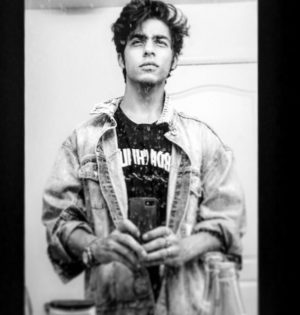 Aryan Khan Instagram - Hashtag candid.