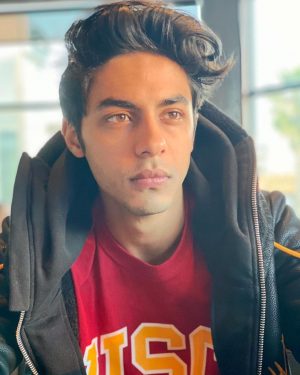 Aryan Khan Instagram - Forgot about the mandatory graduation post. Better late than never I guess 🍺
