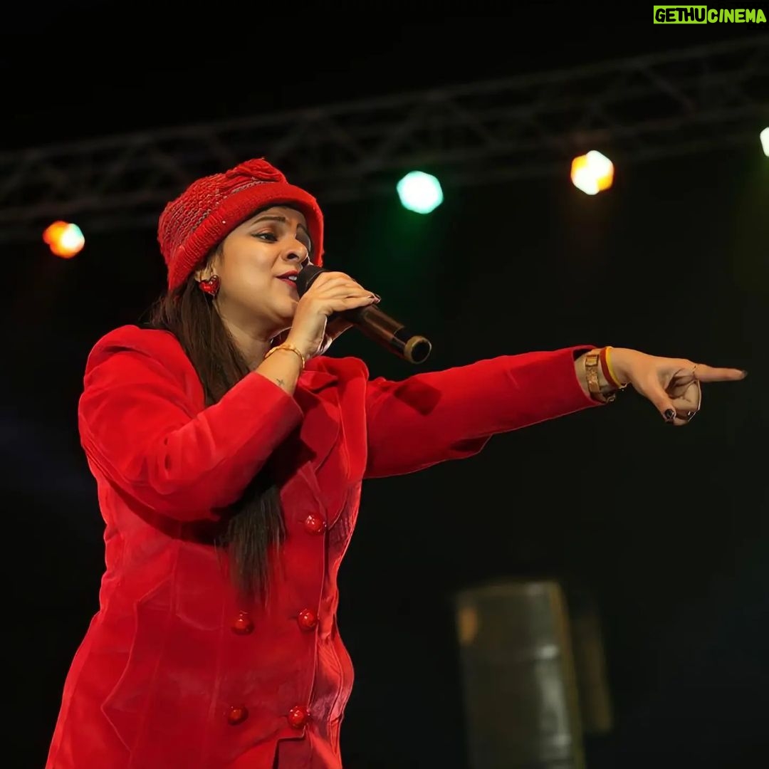 Aseema Panda Instagram - (KEONJHAR STAGE SHOW💖) . @aseema_panda mam🥰😍 . #we_love_aseema #aseemapanda #asimapanda #singer #stageshows